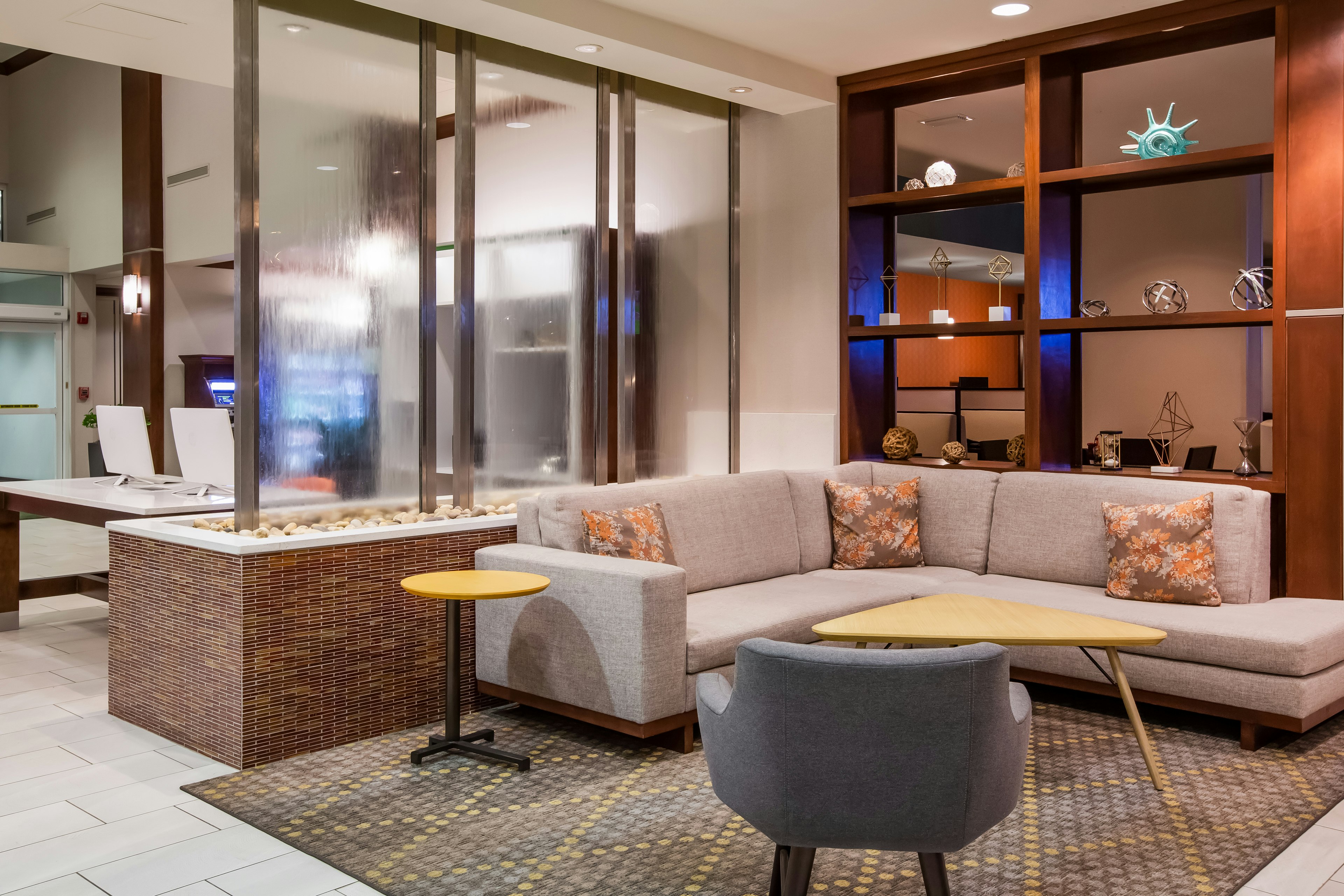 Holiday Inn Gulfport Airport 28/46