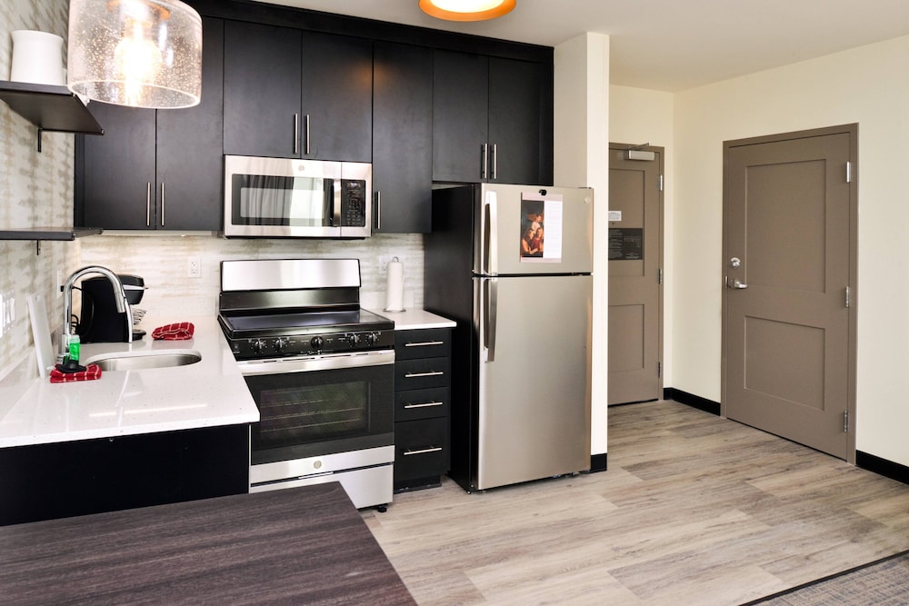 Residence Inn by Marriott Bakersfield West 27/42