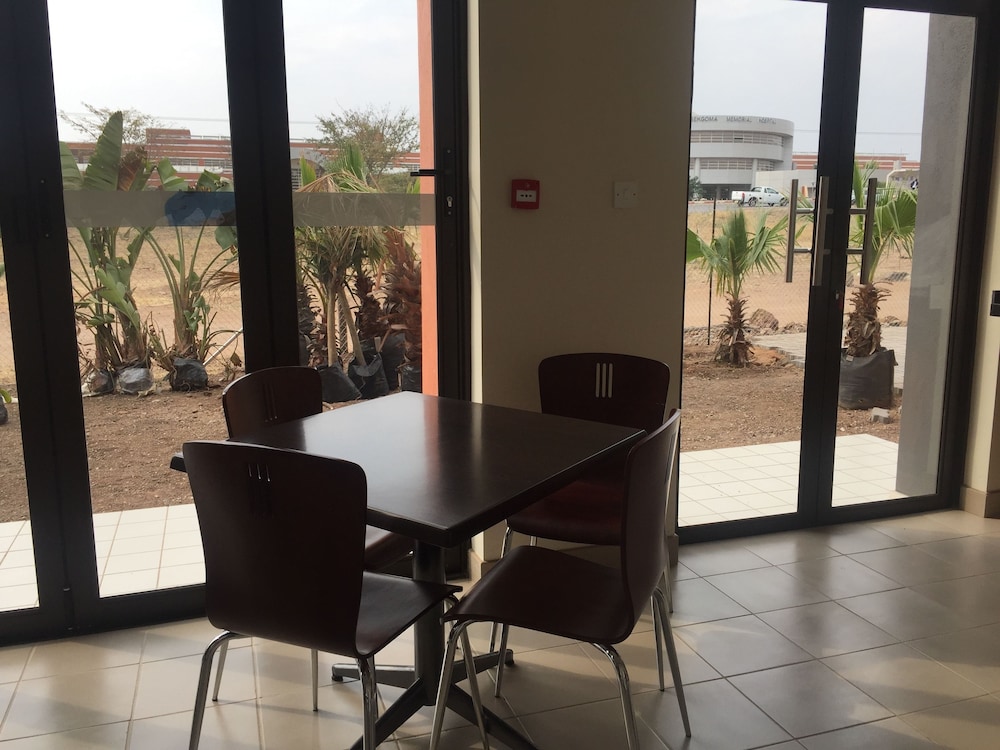 Cycad Palm Hotel 22/50
