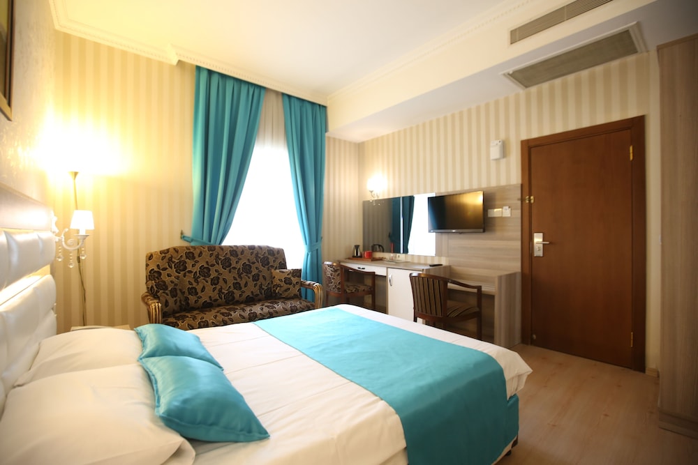 Nil Hotel 9/61