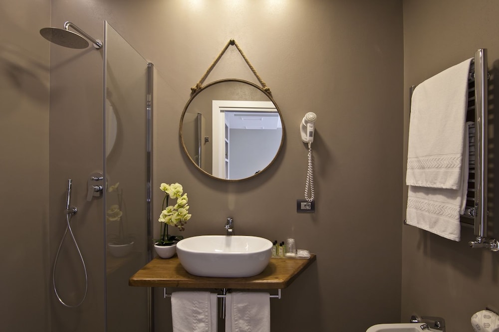 Seven Suites 53/58