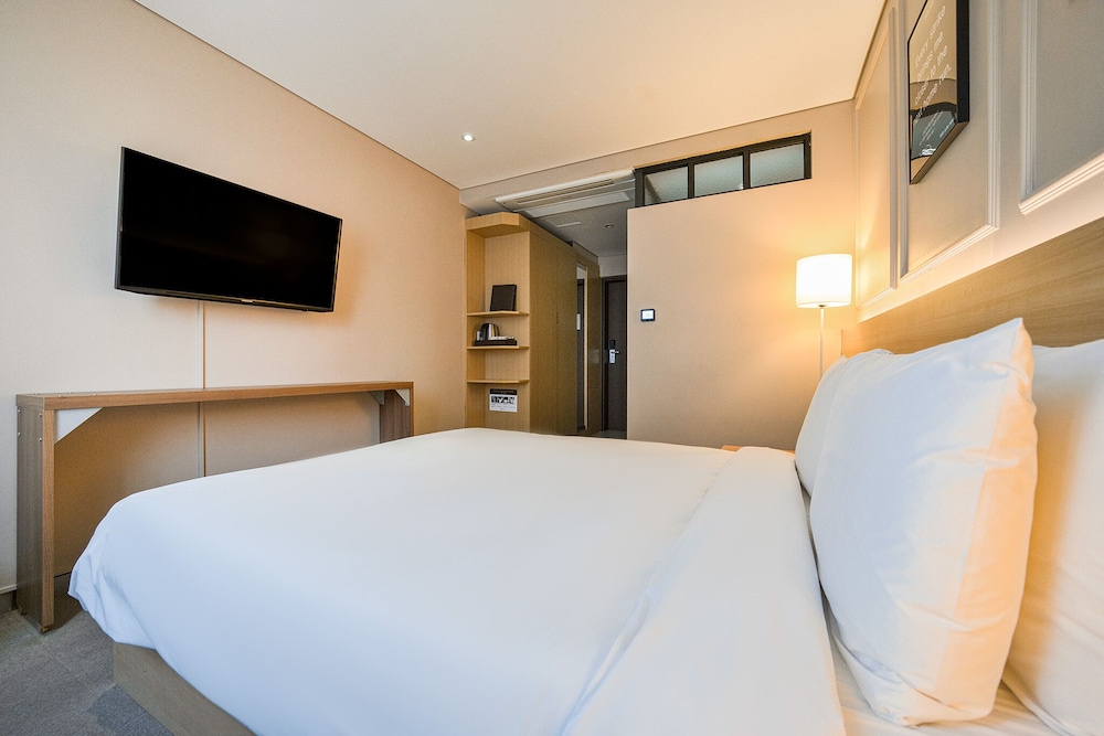 Vella Suite Hotel 28/50