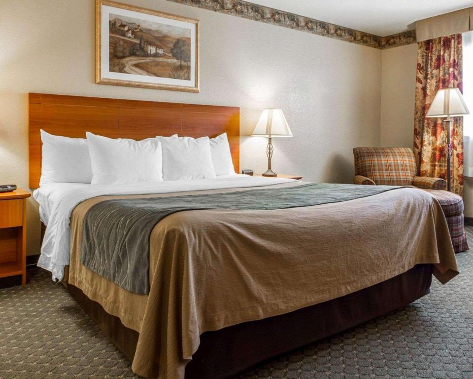 غرفة قياسية بسرير كينج، Comfort Inn & Suites Ukiah Mendocino County 3/3