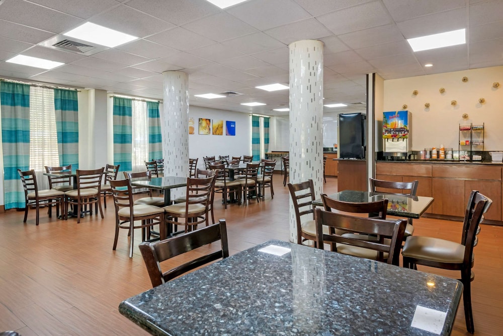 Comfort Inn & Suites Fort Lauderdale West Turnpike 25/32