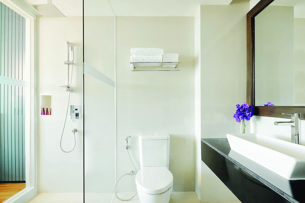 AVANI Khon Kaen Hotel and Convention Centre 68/69
