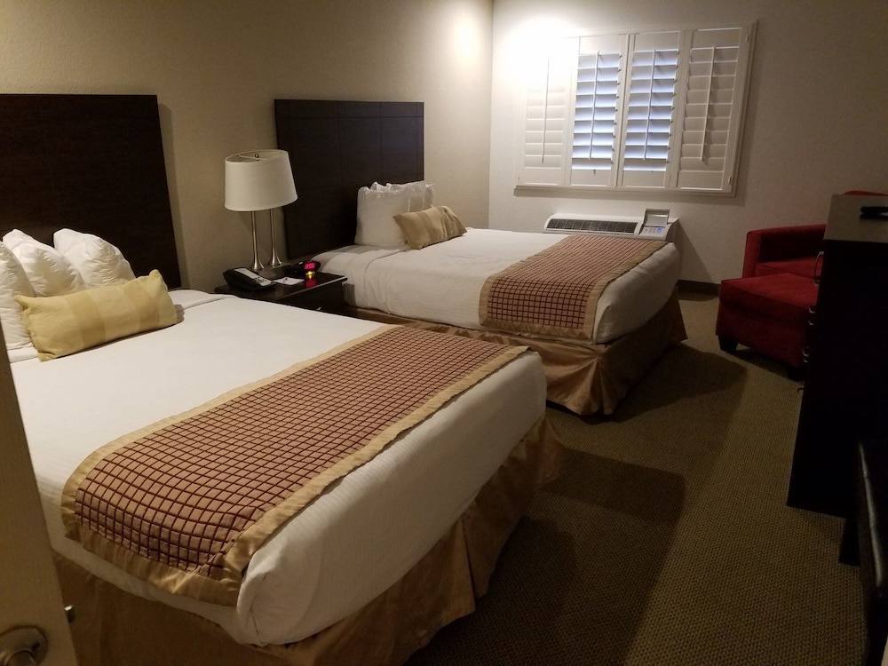Infinity Inn & Suites 7/30