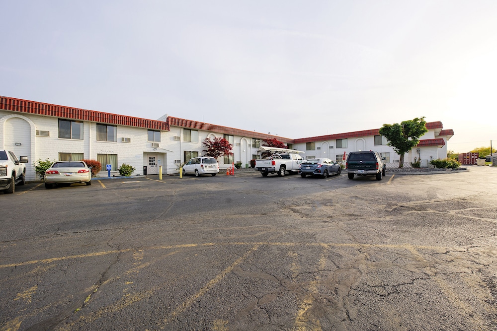 Hermiston Inn & Suites 46/50