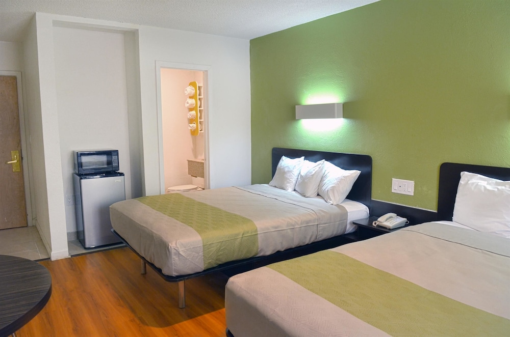 Motel6 Modesto, CA - Downtown 20/49
