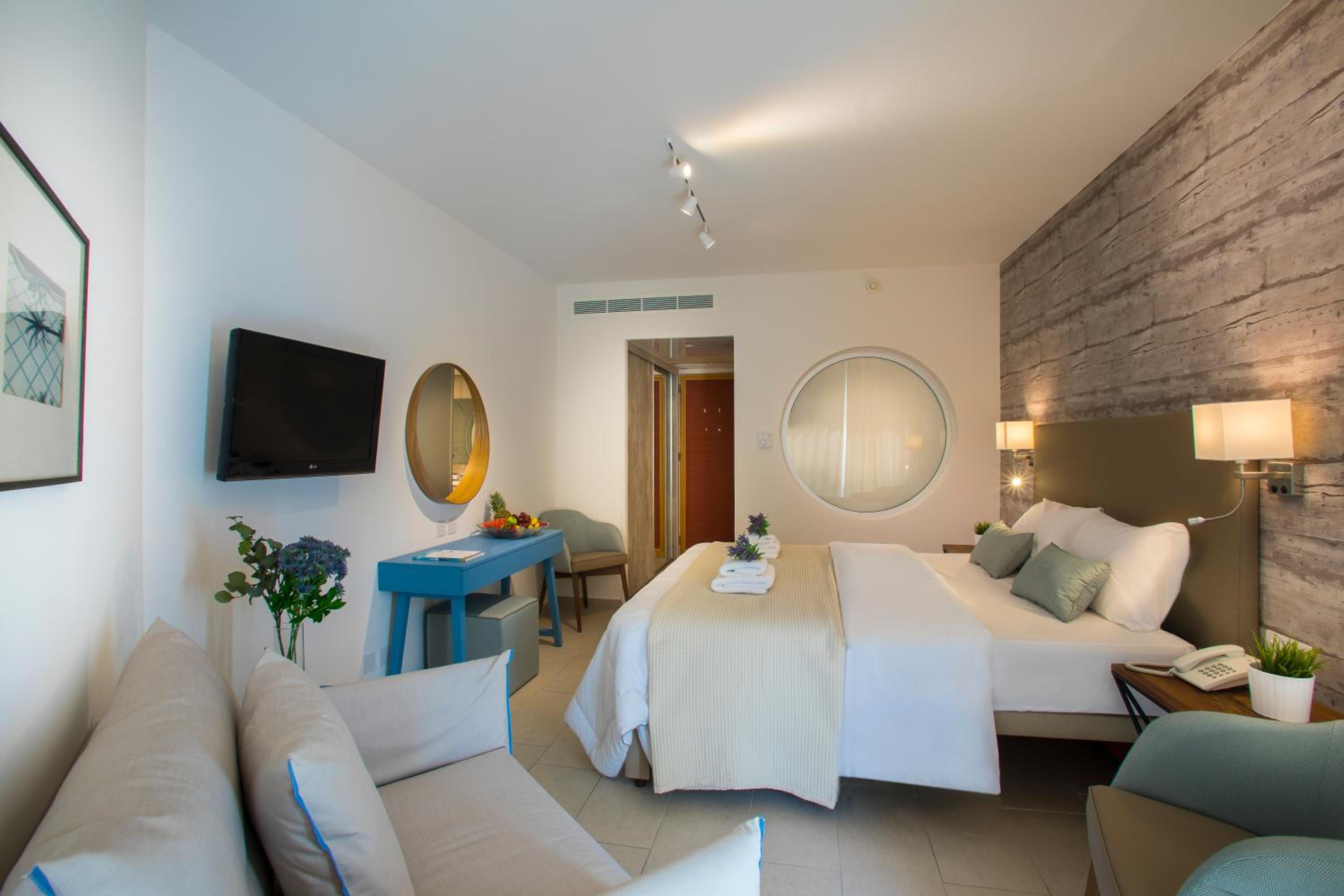 Room, Double or Twin Bed, Land View