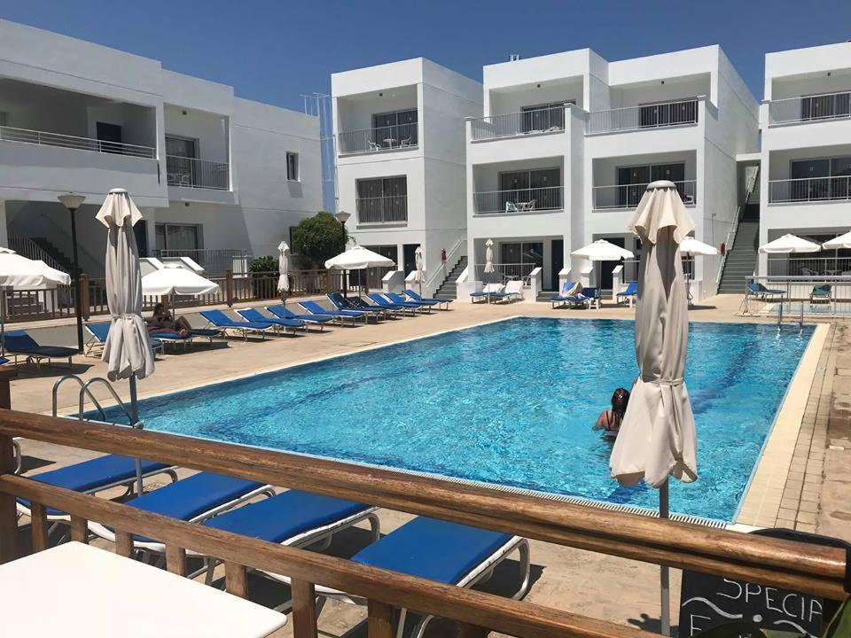 Sweet Memories Hotel Apartments 44/50