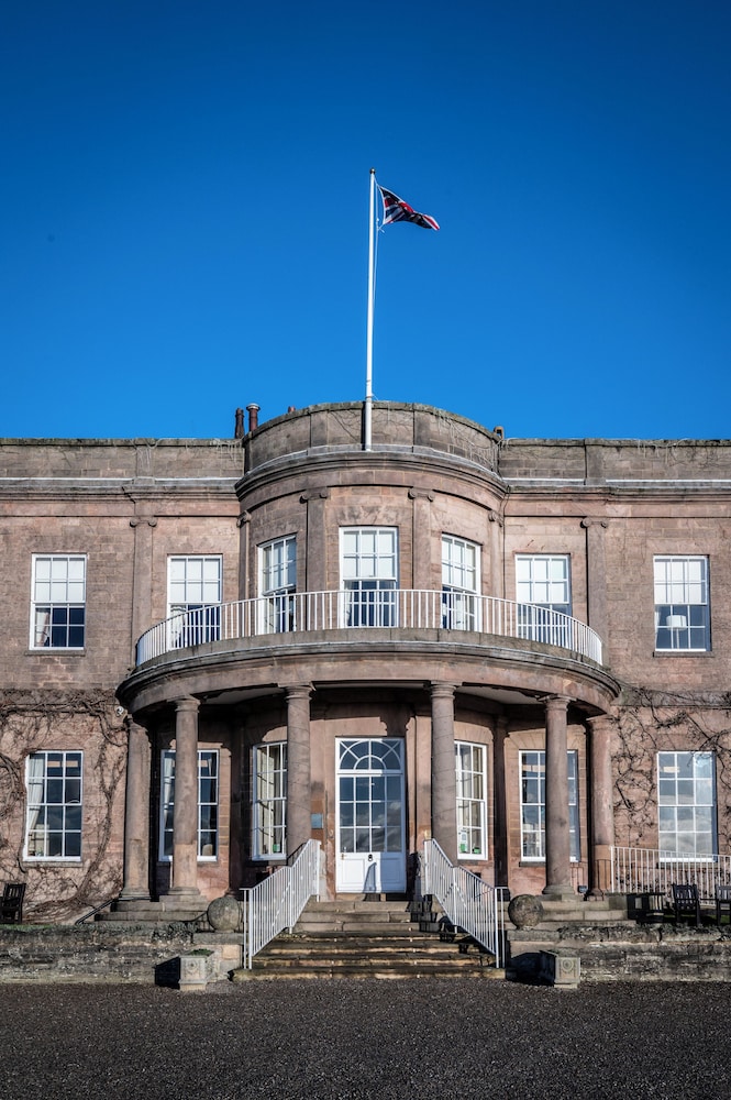 Wood Hall Hotel & Spa 4/55