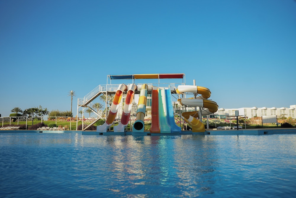 Amarina Star Resort & Aqua Park 38/44