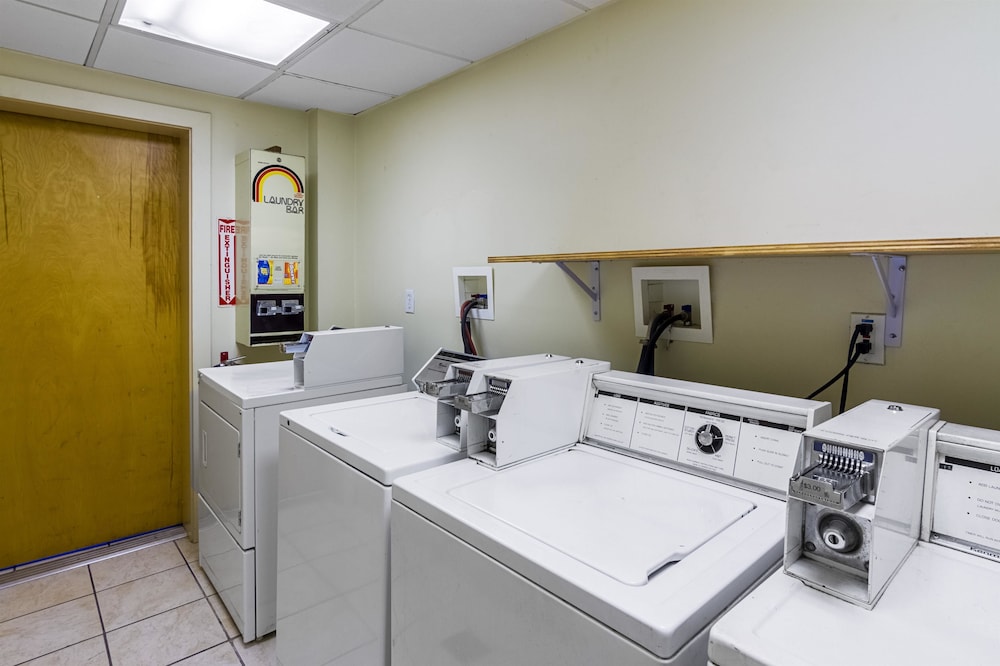 Motel6 Groton, CT 40/41