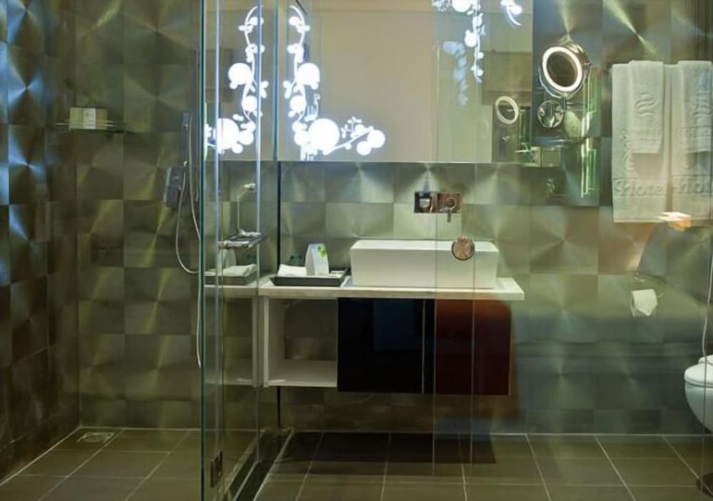 Signature Boutique Hotel 46/50