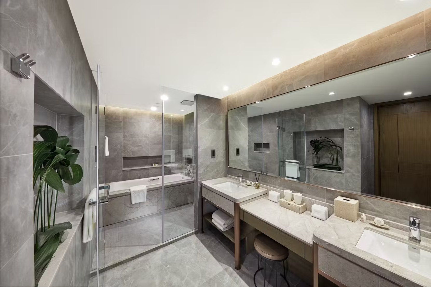 Oasis Aurum 181 Hotel 43/43