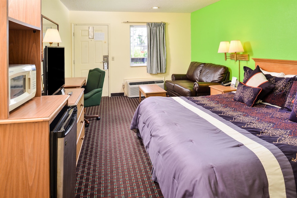 Studio6 Suites Chattanooga, TN - Lookout Mtn. 10/18