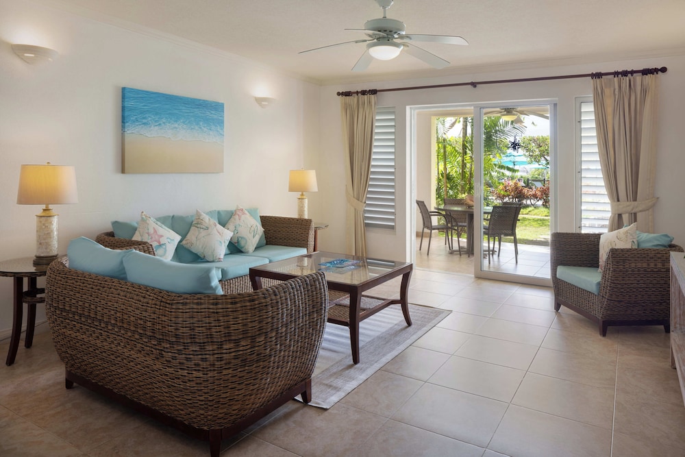 Beach View Hotel 24/50