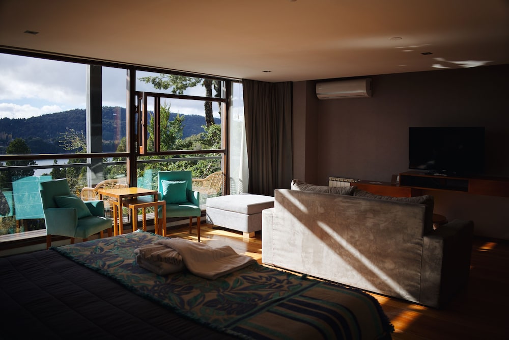 Boutique Hotel And Cabanas Bosque de Nahuel 24/78