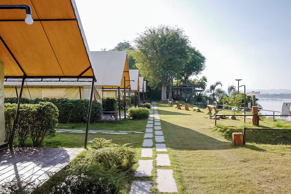 The Camp Chiangkhan 74/89