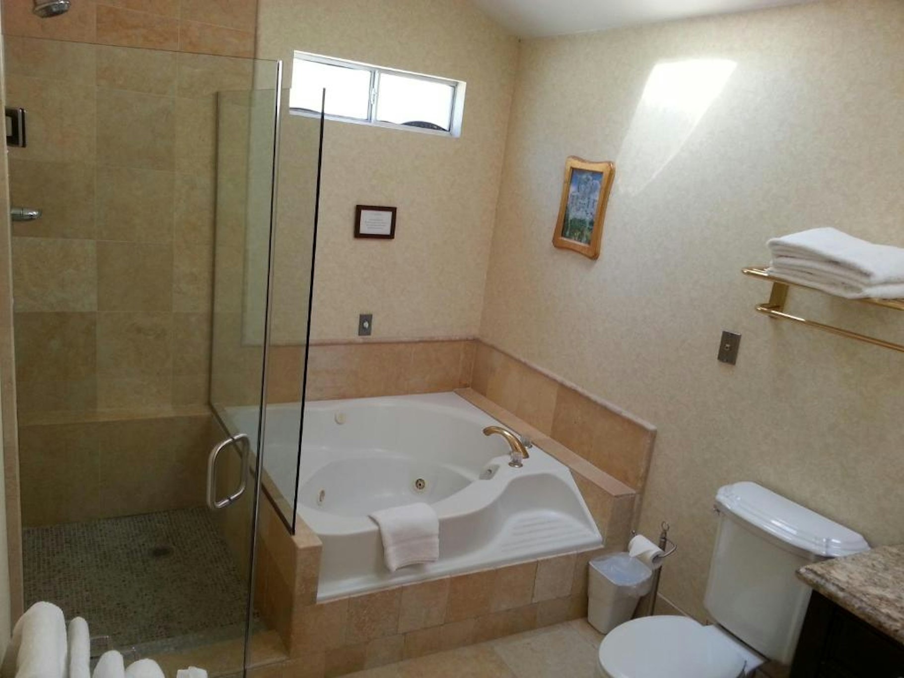Carmel Inn And Suites 34/34