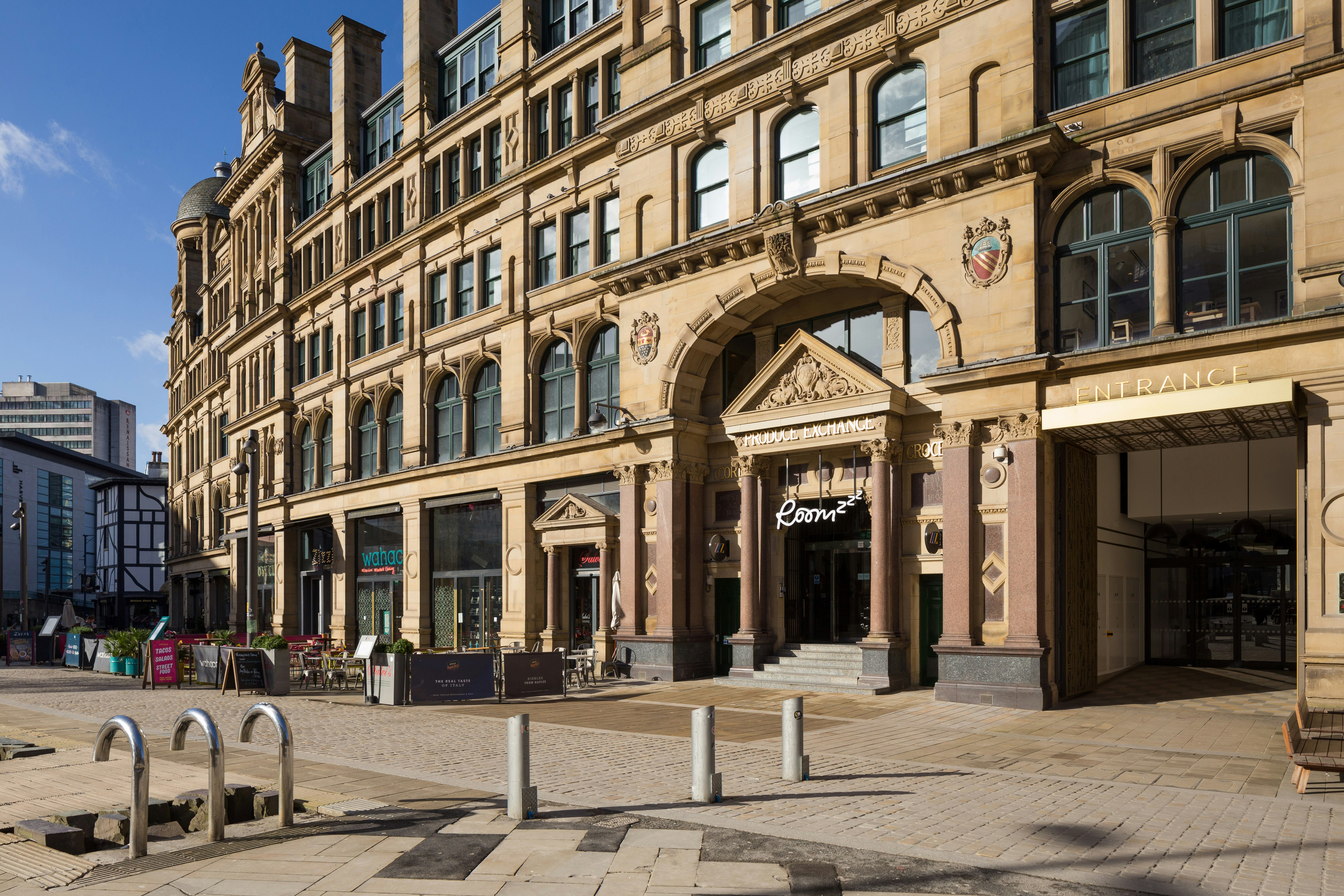 Roomzzz Manchester Victoria 44/52