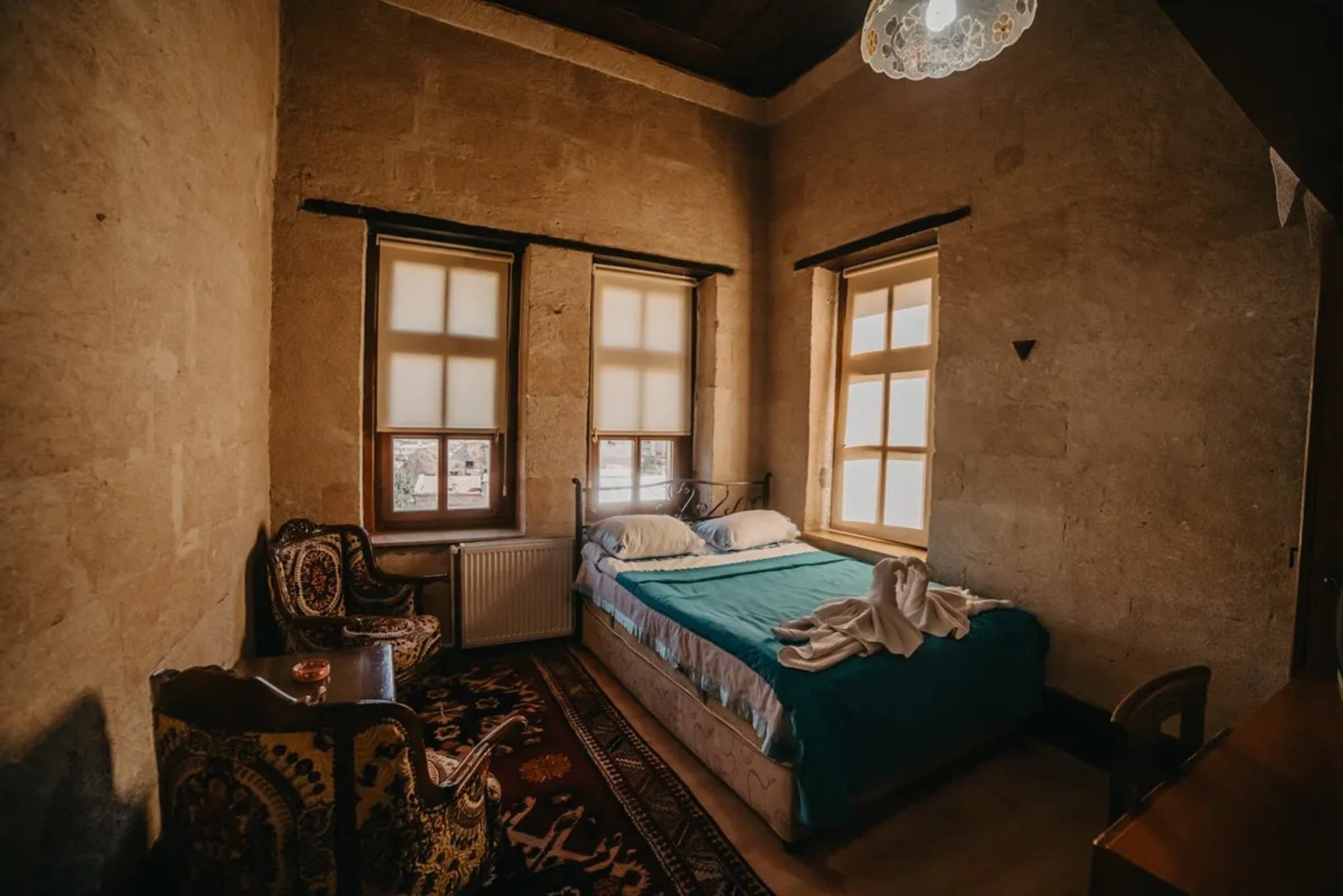 Born Hotel Old House 19/29