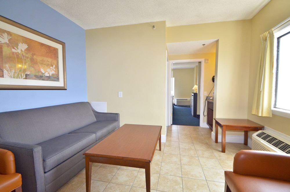 Coastal Palms Inn &amp; Suites 33/50