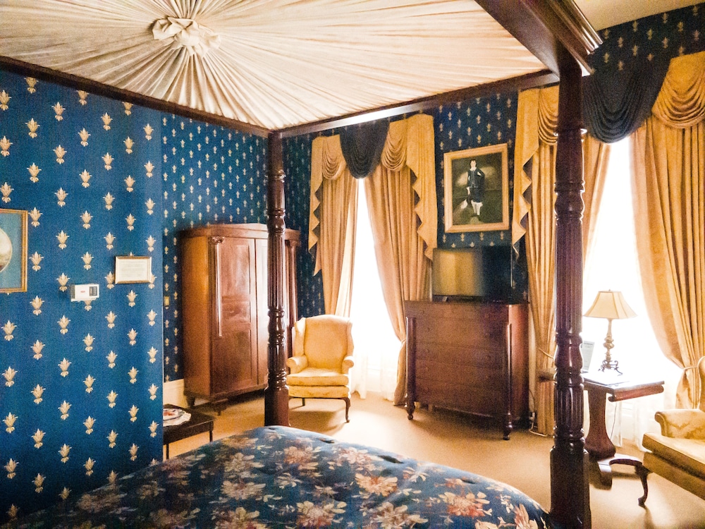 The Guest House Historic Mansion 42/73