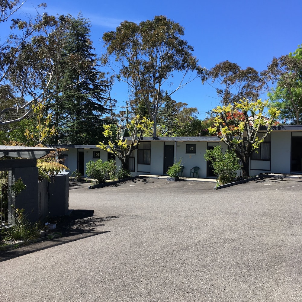 Sky Rider Motor Inn 53/69