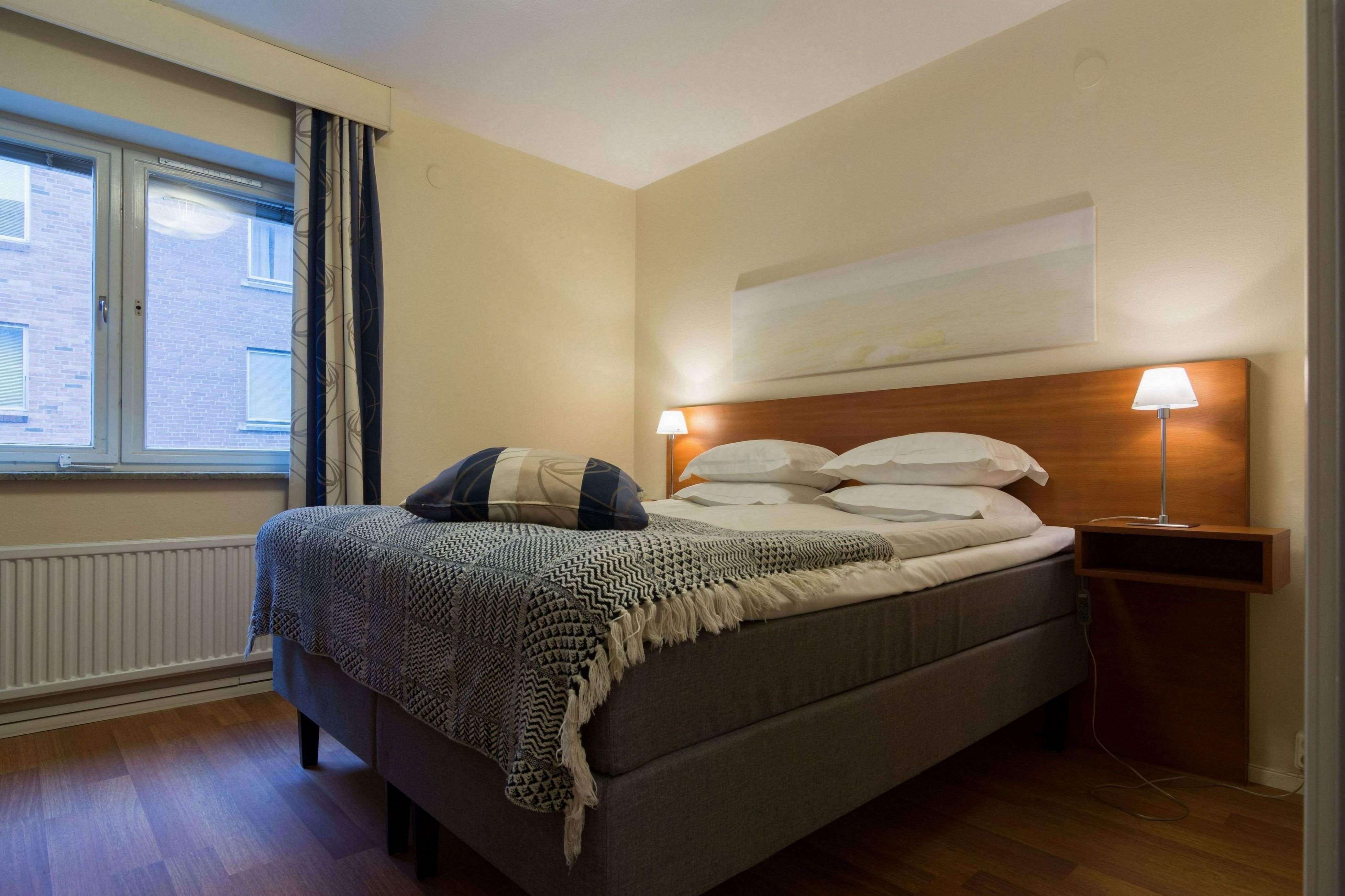STANDARD, DOUBLE BED