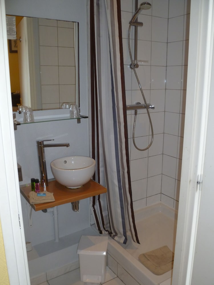 Hotel Victor Hugo 50/50