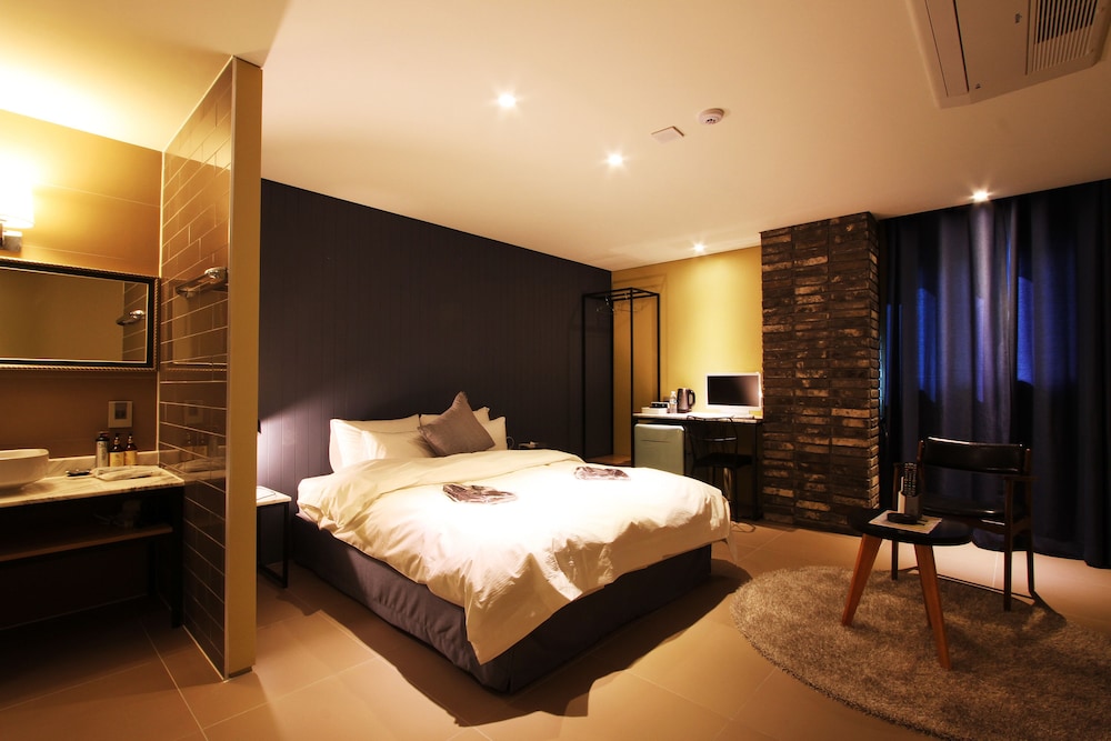 SR Design Hotel 24/60