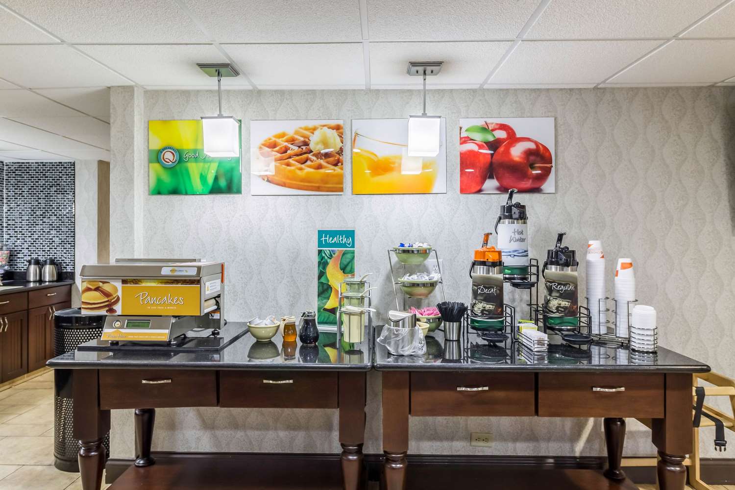 Quality Inn & Suites Arden Hills - Saint Paul North 24/37