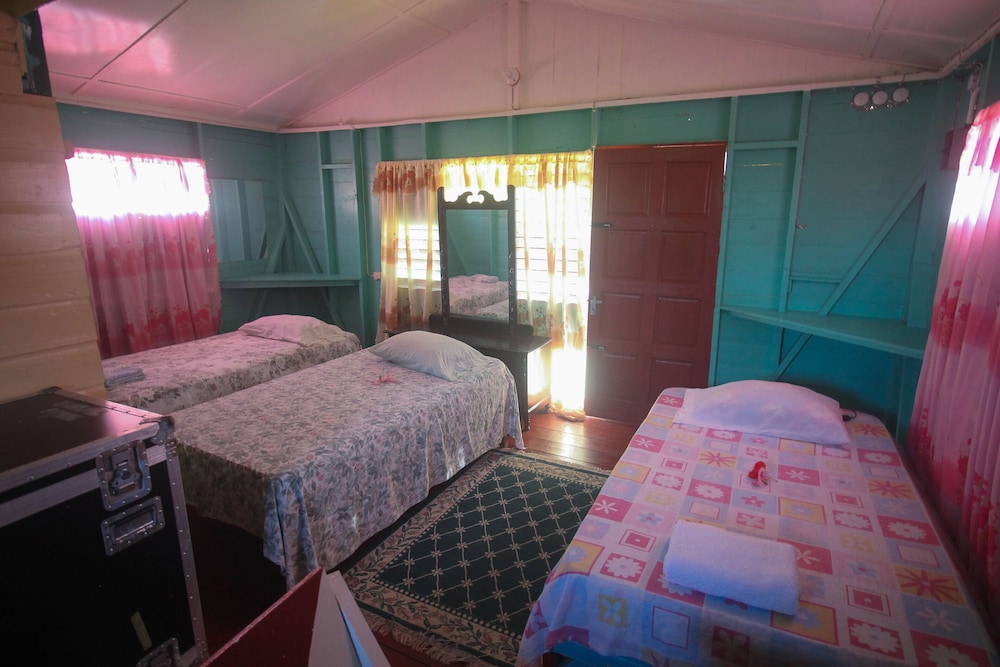 Beach Road Cottages At Jah Bs 11/29