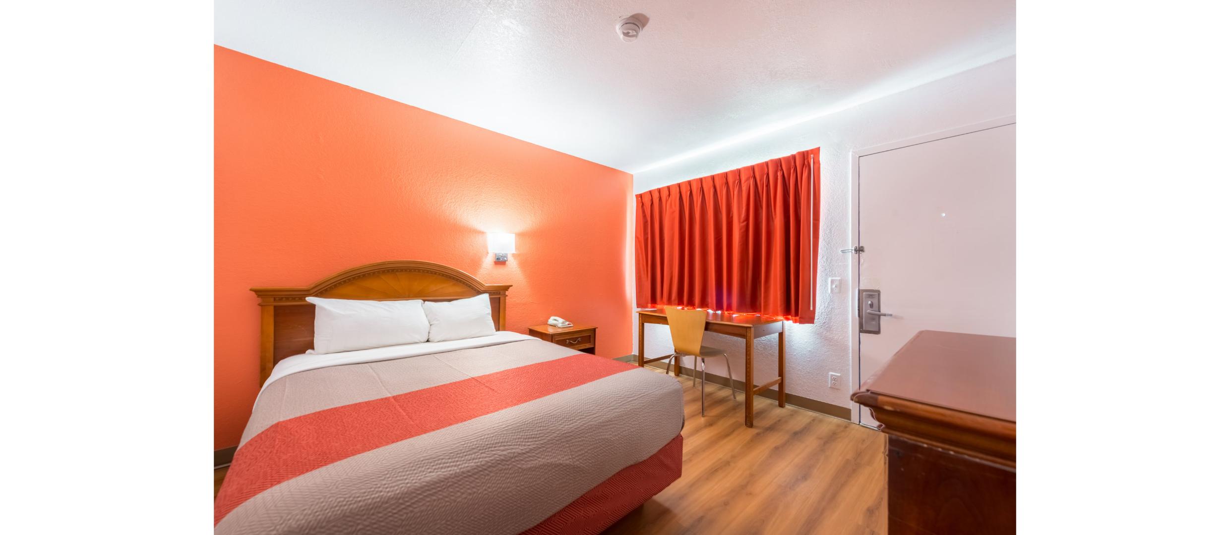1 Full Bed - Mobility Access RI Shwr, Nsmk