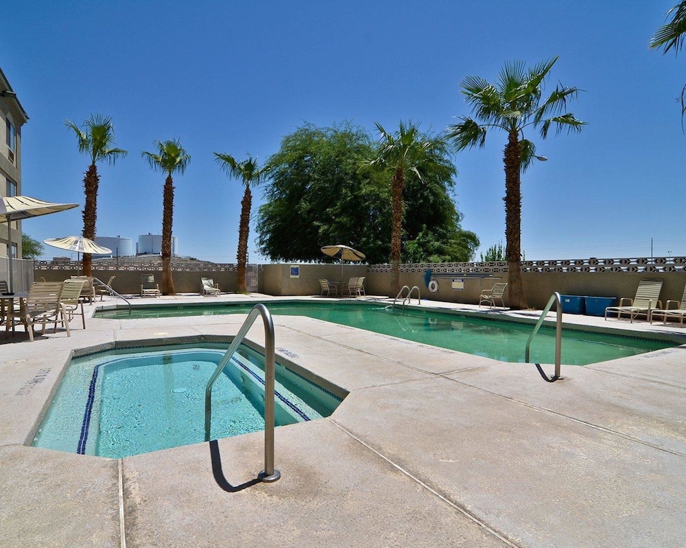 Quality Inn & Suites Yuma 29/50