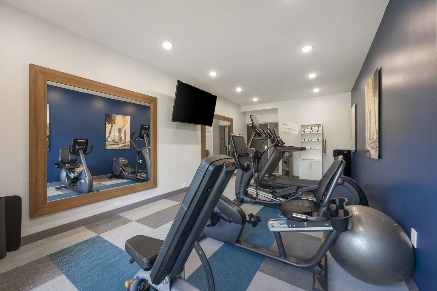 Comfort Inn & Suites Gallatin - Nashville Metro 15/23