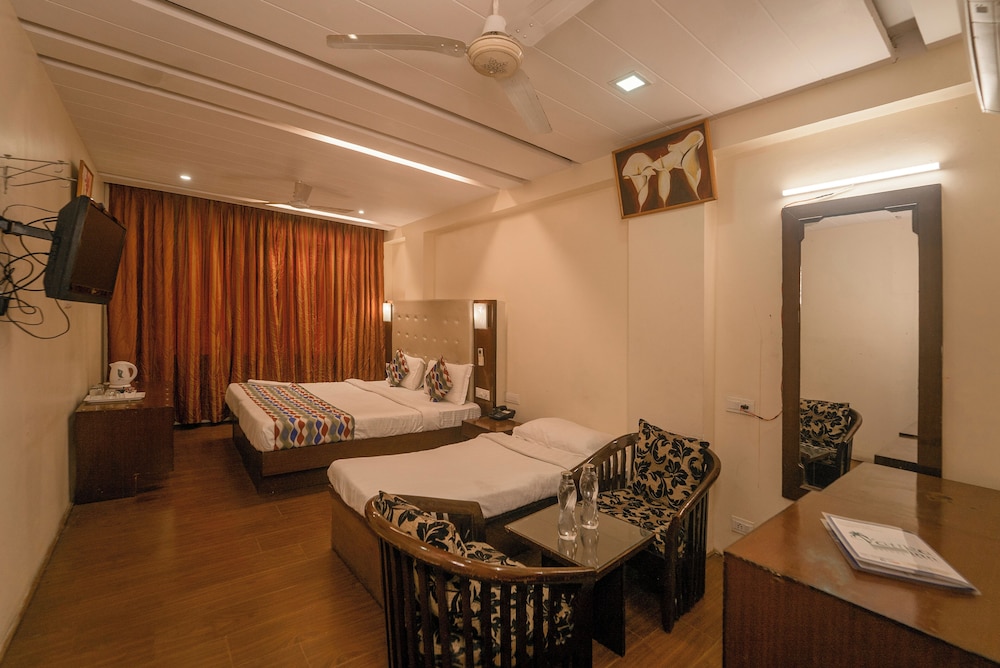 Vatika Inn 26/40