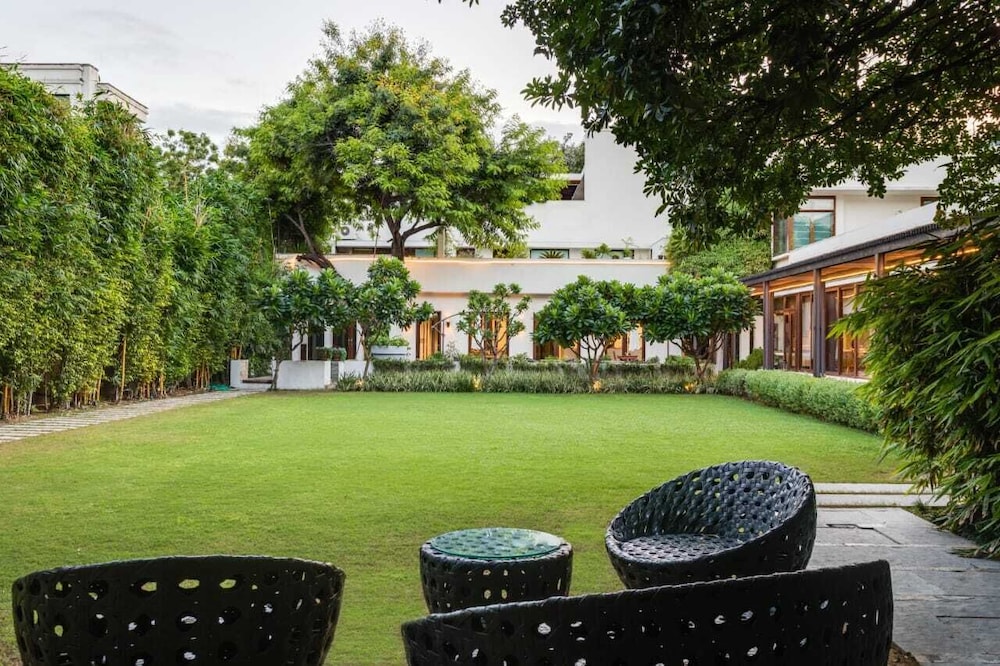 The Manor New Delhi 12/74
