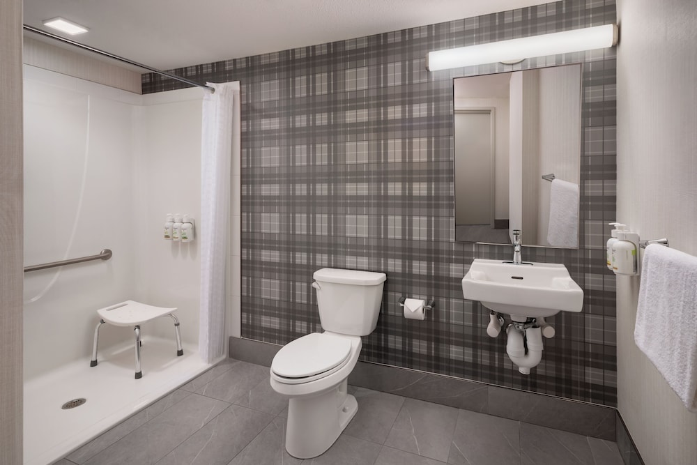 Pomeroy Hotel Fort McMurray 45/50