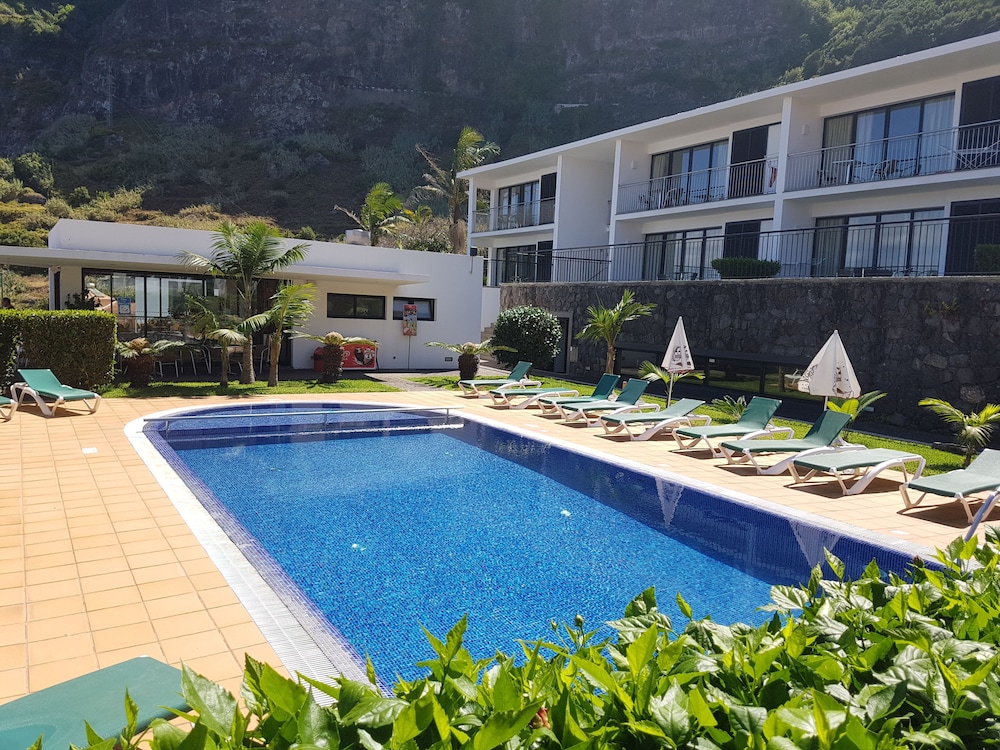 CASA DA CAPELINHA 63/66