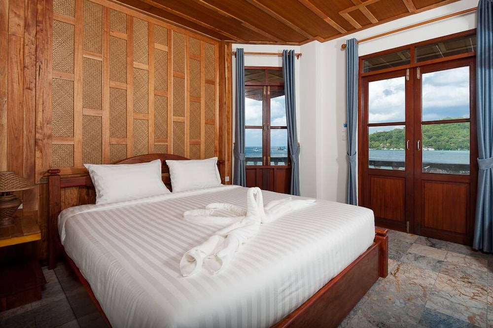Freedom Beach Resort 11/50