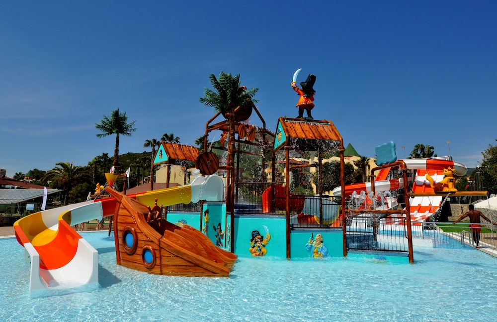 Family Life Pascha Bay Hotel 31/50