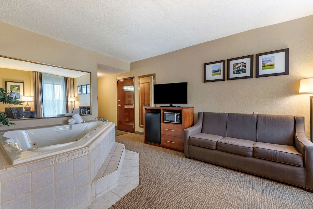 Comfort Inn Madison, IN 26/43