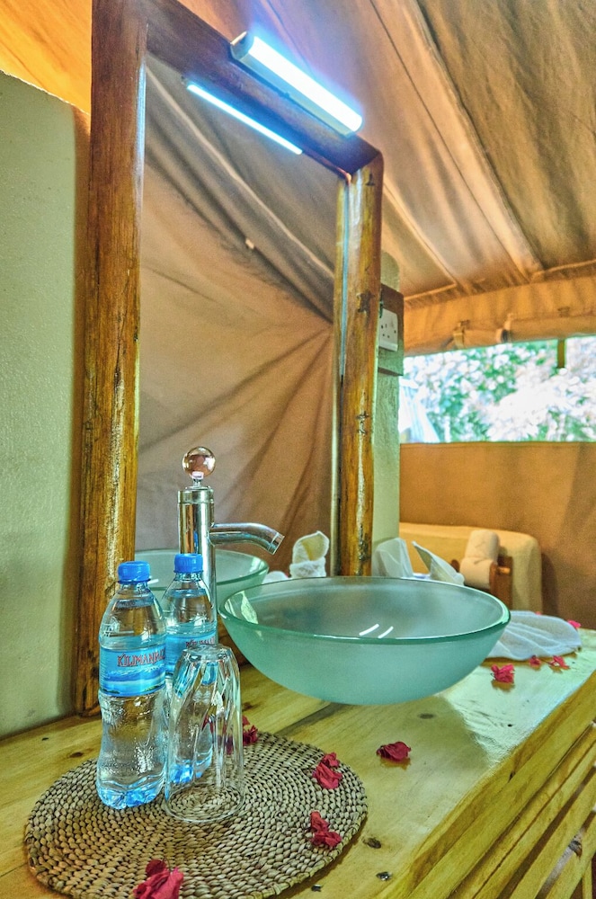 MIGUNGA TENTED CAMP 19/47
