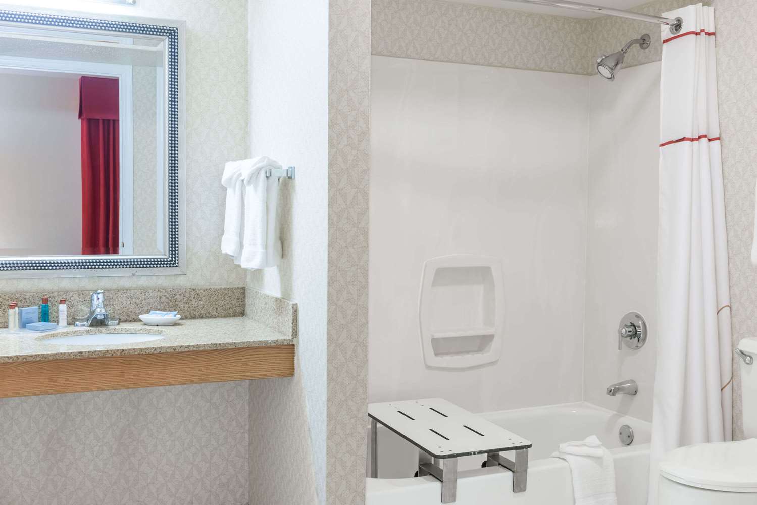 Craigshire Suites St Louis Westport Plaza 39/40