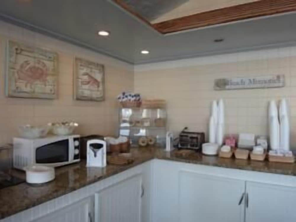 Hyannis Travel Inn 30/45