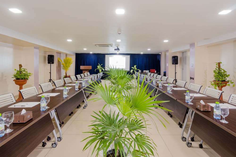 Champa Central Hotel 46/60