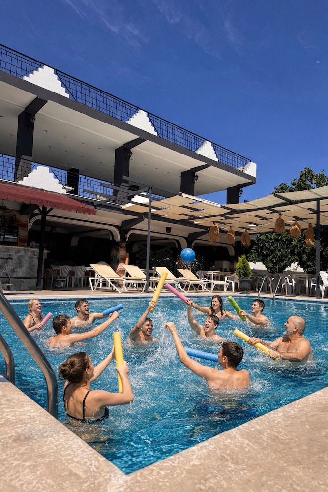 Grand Sem Hotel 48/58