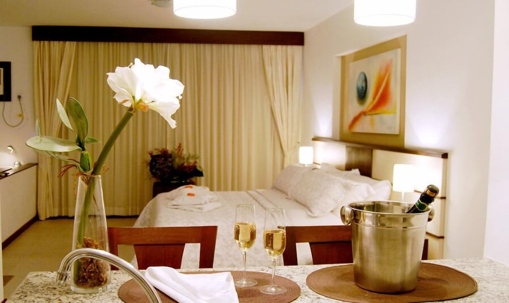 Mondrian Suite Hotel 34/82